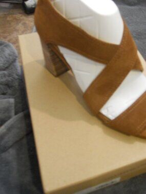 lucky sandals size 12